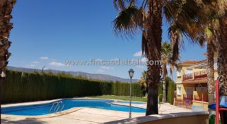 Apartamento con piscina cerca de Pinoso