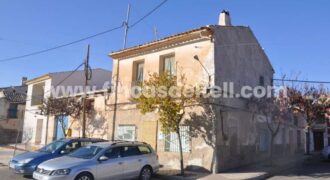 Casa de campo y terreno en Pinoso