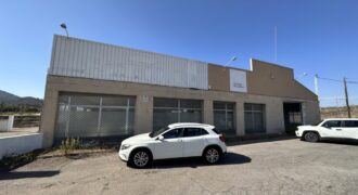 Nave industrial en Monovar