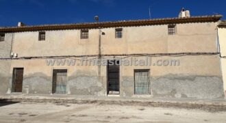 Casa de campo con patio en Pinoso