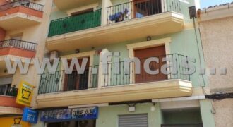 Piso con terraza en Pinoso