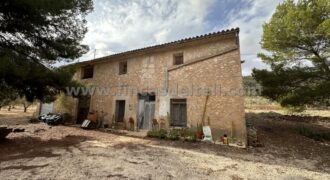 Casa de campo con terreno en Monóvar