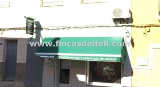Casa de pueblo con local en venta en Pinoso