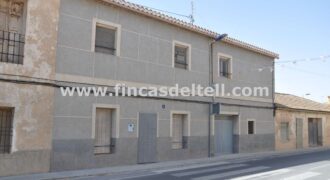 Casa con patio en Algueña