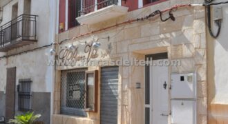 Casa y local en Hondon de los Frailes