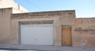 Garaje con patio en Algueña