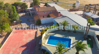 Casa de campo con finca cerca de Monovar