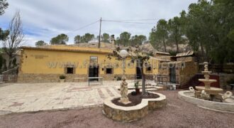 Casa de campo en Pinoso