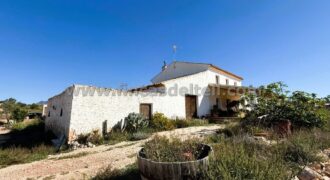 Casa de campo con terreno en Jumilla
