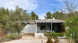 Casa de campo con terreno en Pinoso
