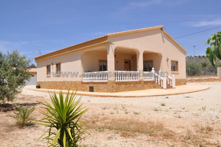 Algueña,3 Dormitorios Dormitorios,1 Habitación Habitaciones,2 BañosBaños,Chalet,1185