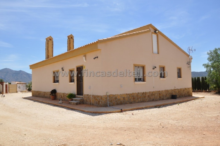 Algueña,3 Dormitorios Dormitorios,1 Habitación Habitaciones,2 BañosBaños,Chalet,1185